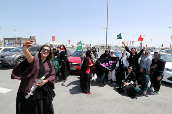 47800 صور سعوديات يحتفلن بقيادة السيارات فى شوارع المملكة 3
