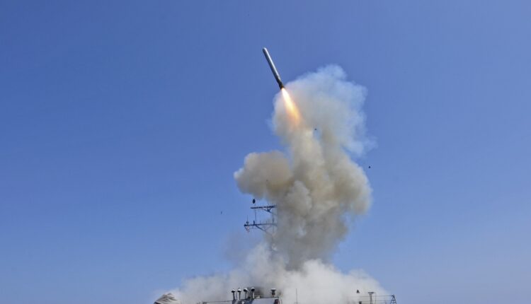 إطلاق صاروخ من مدمرة روسية