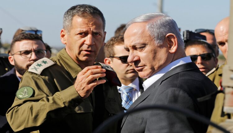 رئيس وزراء إسرائيل مع رئيس الأركان