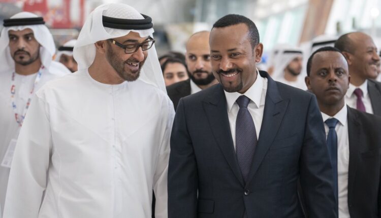 أحد حكام الإمارات مع رئيس وزراء إثيوبيا