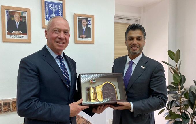 سفير الإمارات ووزير التعليم الإسرائيلي