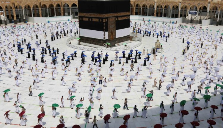 خطوات طباعة تصريح الحج إلكترونيًا.. وإلزامية الجرعة الثانية لمن سيؤدي الفريضة