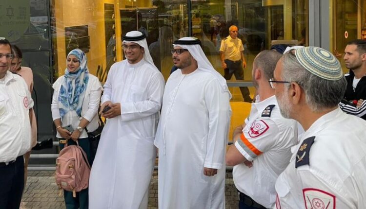 شاهد| وفد إماراتي وبحريني يزور مستوطنين ببيوت استولوا عليها بالقدس