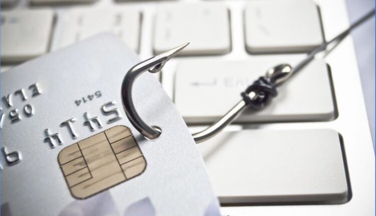 الاتصالات تحذر من 6 أساليب للاحتيال عبر الرسائل النصية