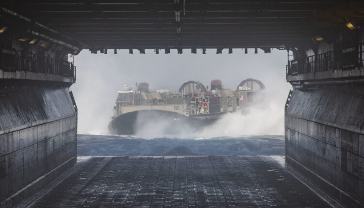 صور| الجيش الأمريكي يكشف جانبا من عملياته بالبحر الأحمر.. رسالة للسعودية أم الحوثي؟