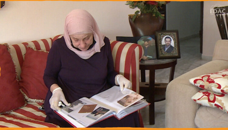 هذا ما فعله حكام الإمارات بالمسنة الأردنية أبو بكر لاعتقالهم ولديها وتركيها وحيدة