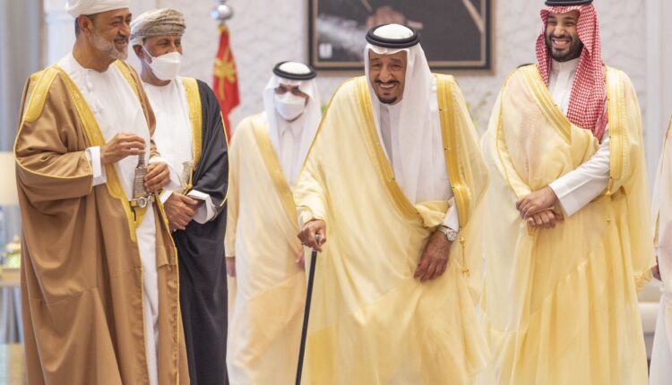 السلطان هيثم بن طارق يهاتف الملك سلمان.. هل حققت عمان اختراقا بملف اليمن؟