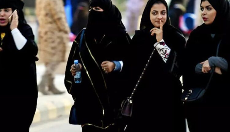 السلطات السعودية تطيح بمتحرش أبها الذي اقتحم الحمام على فتاة