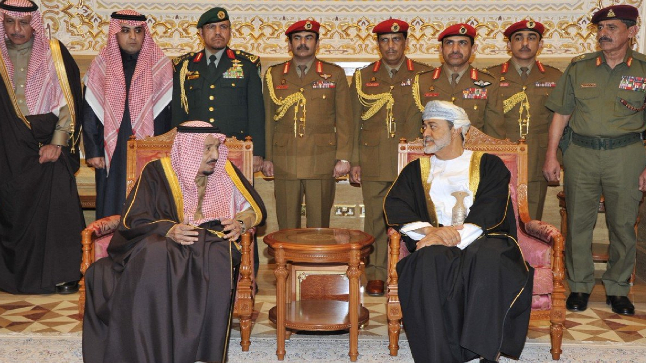 سلطان عمان بالسعودية الأسبوع المقبل بدعوة من الملك سلمان.. ما علاقة الإمارات؟