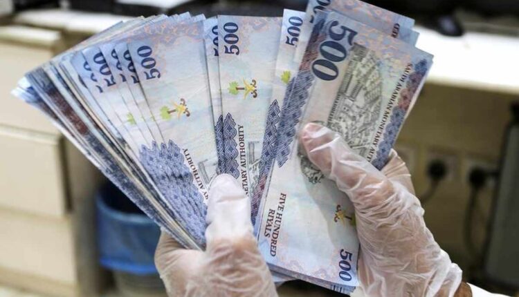 الحكومة السعودية تثقل كاهل المواطنين بالضرائب والرسوم الجديدة