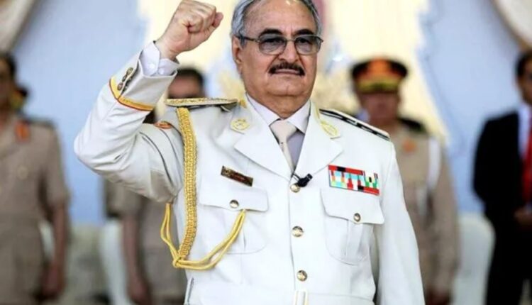 حفتر يعلق على الانقلاب في تونس.. ماذا قال؟