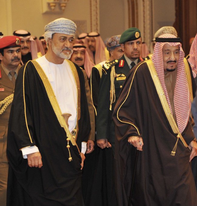 سلطان عمان يصل السعودية بزيارة تاريخية