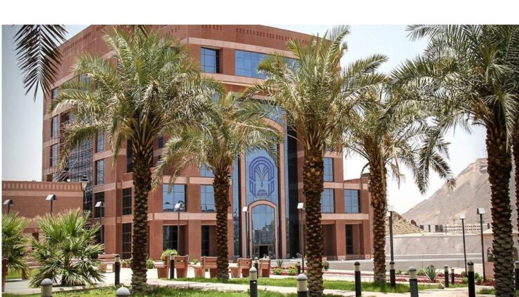 جامعة طيبة تعلن موعد إغلاق القبول الإلكتروني لبرامج الانتظام