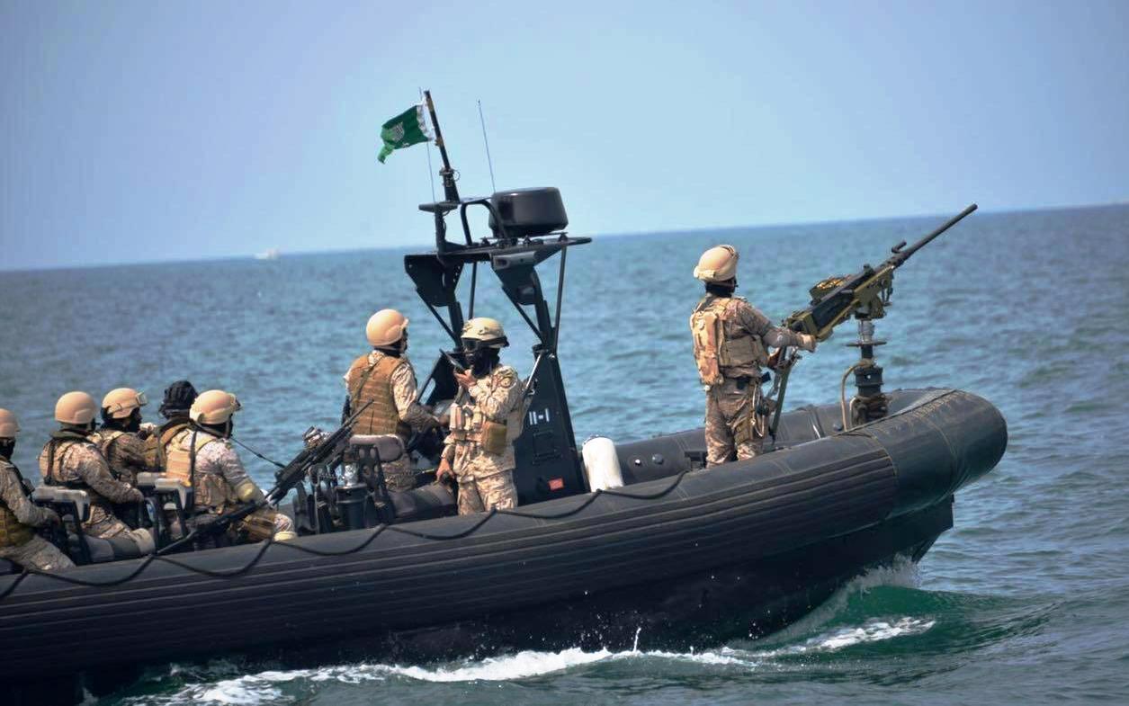 صحيفة أوتلوك إنديا: السعودية والإمارات والبحرين تستنجد بالبحرية الهندية