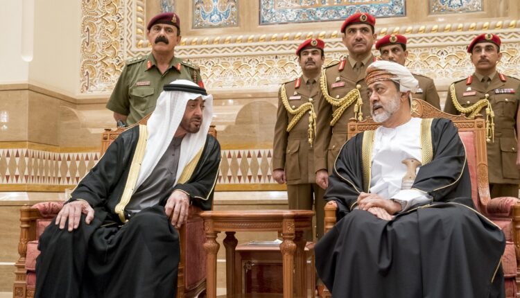 الشاهين يؤكد: تعليمات مؤقتة من حكام الإمارات بعدم استفزاز عمان