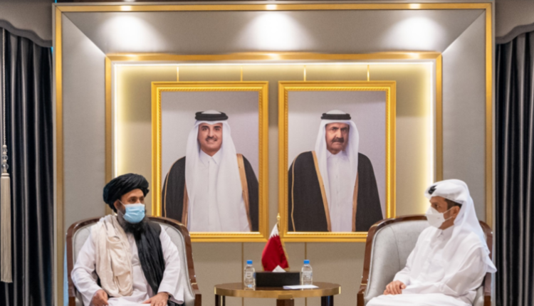 وزير خارجية قطر يبحث مع وفد حركة طالبان الانتقال السلمي للسلطة بأفغانستان