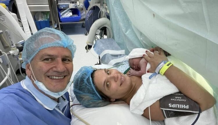 وضعته زوجة القنصل بدبي.. إسرائيل تحتفي بأول مولود لها في الإمارات