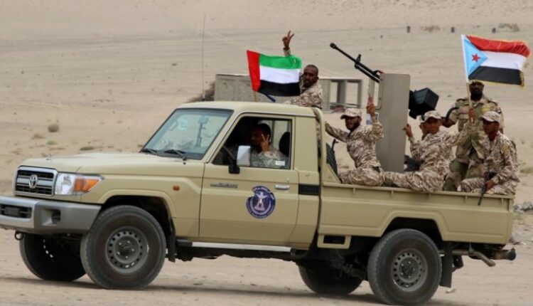 مليشيا الإمارات تحرق منزل ضابط كبير بقوات الجيش اليمني المدعومة سعوديا