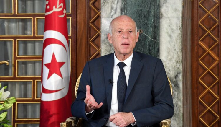 تقرير إخباري : رئيس تونس يرفض الحوار ويدفع المشهد السياسي لمزيد من الغموض