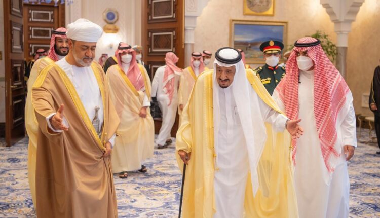 بظل غضب الإمارات.. وفد تجاري سعودي يزور عمان لتعزيز الاستثمار المشترك