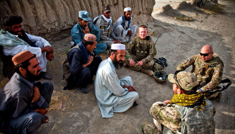 سي ان ان: اتفاق وشيك لإيواء 8 آلاف أفغاني بالقواعد الأمريكية بقطر