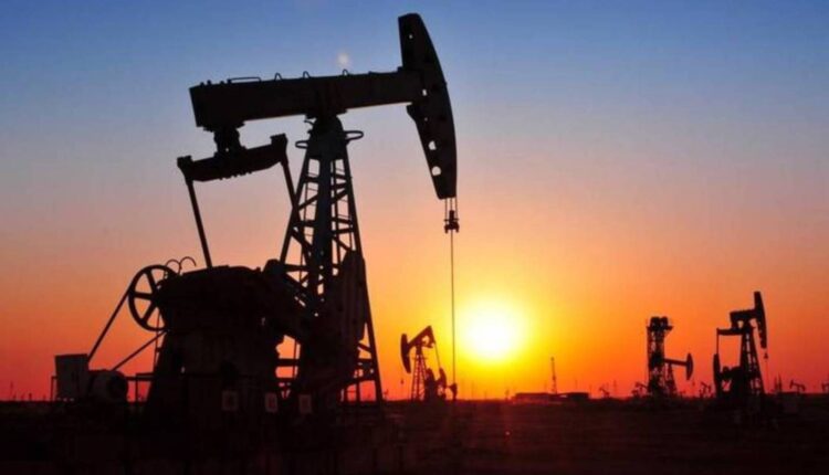 خبر سيء للسعودية والإمارات.. وثيقة للجنة بأوبك بلس تتوقع استمرار عجز سوق النفط