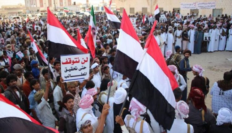 قبائل المهرة تقرر رفع التصعيد الشعبي حتى رحيل القوات السعودية والبريطانية