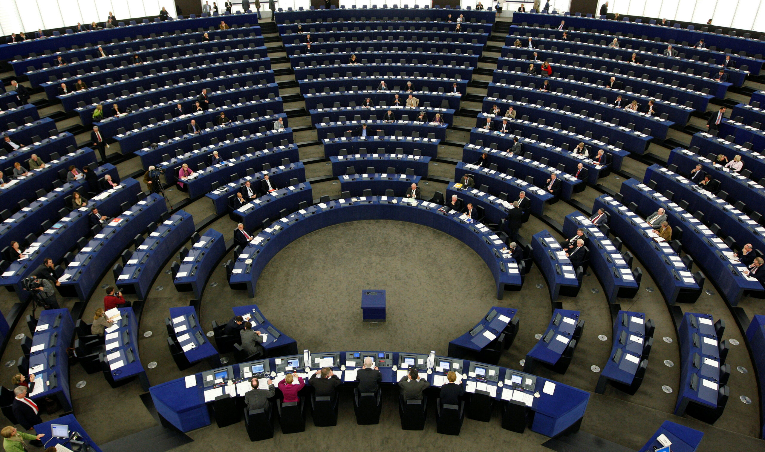 الإمارات تستشيط غضبا من قرار البرلمان الأوروبي بشأن حقوق الإنسان على أراضيها