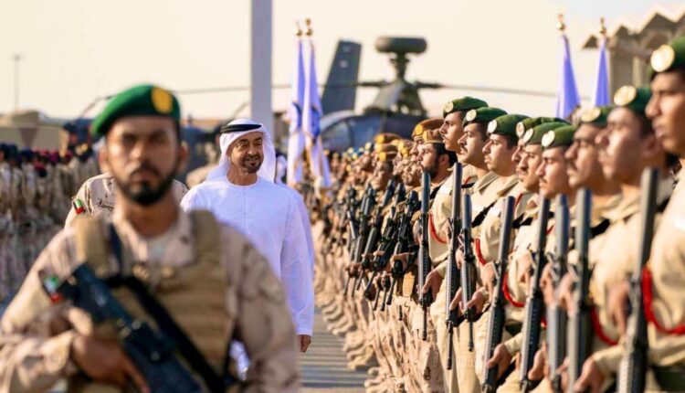 أهالي شبوة باليمن ينتفضون ضد قوات الإمارات ومقاتلاتها الحربية تحاول إخافة المنتفضين