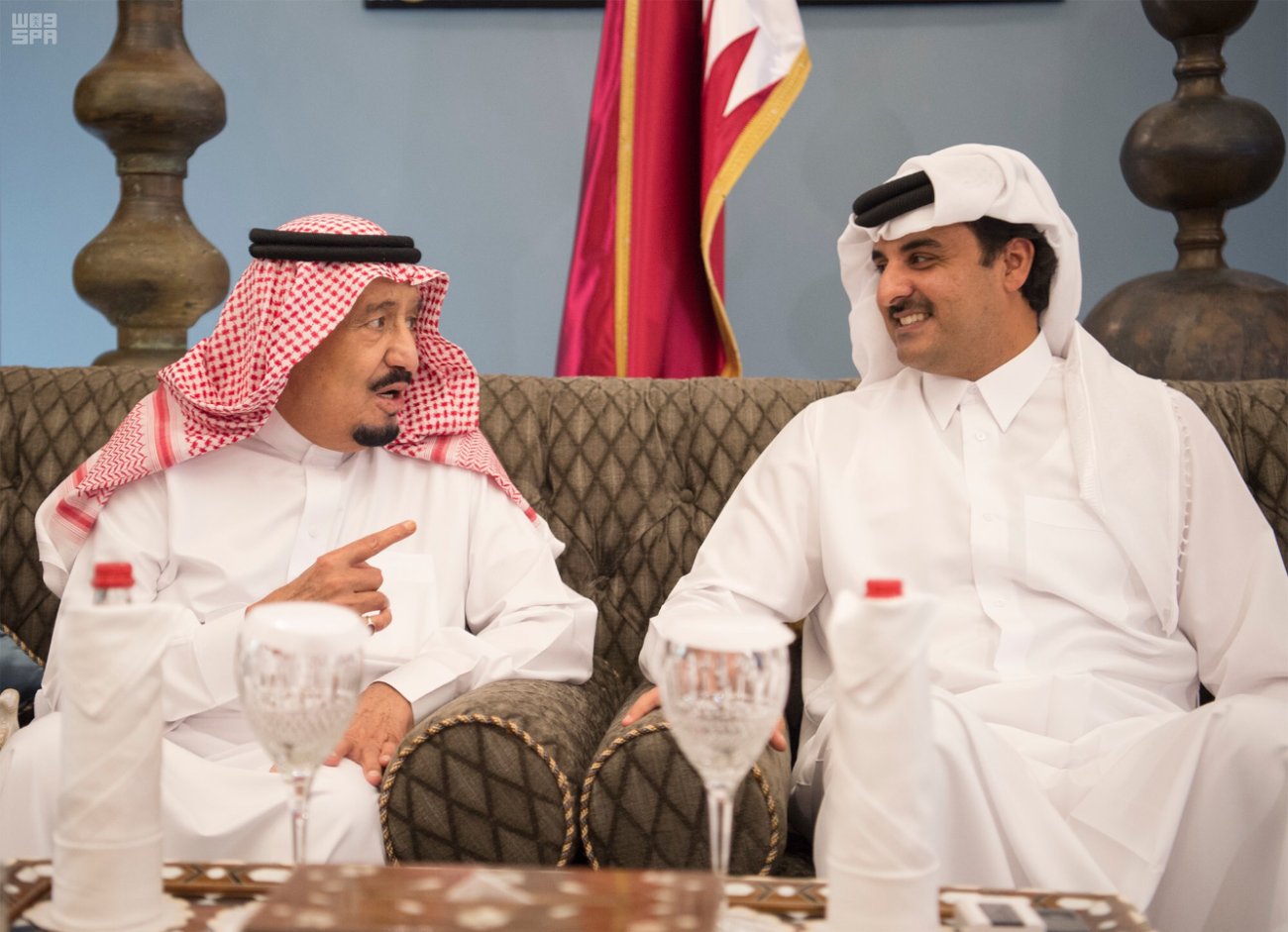 بعد يومين من تلقيه واحدة من ولي العهد.. أمير قطر يبعث برسالة للملك سلمان