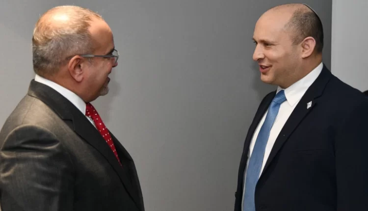 حفاوة بالغة بلقاء جمع رئيس الوزراء الإسرائيلي بولي عهد البحرين