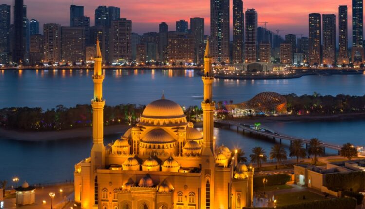 إمارة الشارقة ترفض قرار الحكومة الاتحادية بالإمارات.. تبقى على الجمعة إجازة أسبوعية