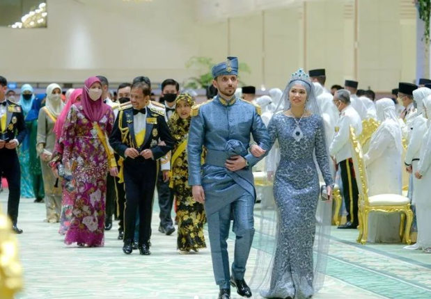 كل ما تريد معرفته عن الشاب العراقي عبدالله الهاشمي زوج أميرة بروناي