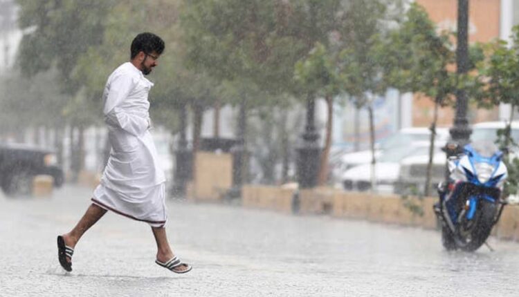 تحذير هام لسكان 5 مناطق.. الأحوال الجوية المتوقعة في السعودية خلال الساعات المقبلة