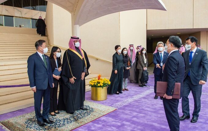 بعد إلغاء ابن زايد لقاءه إثر هجمات أبوظبي.. رئيس كوريا الجنوبية يغادر الإمارات اليوم ويصل السعودية