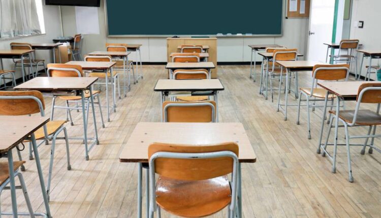 التعليم بورطة.. هاشتاغ #غياب_جماعي_للابتدايي يتصدر السعودية ردا على مدرستي