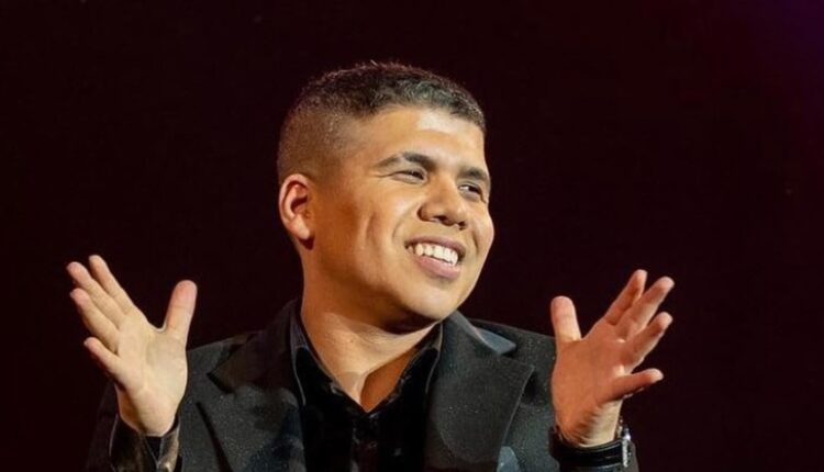 تعليق مثير للمغني عمر كمال على قرار نقابة الموسيقيين إيقافه والتحقيق معه