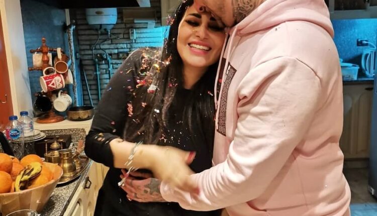 ياسمين عز تثير جدلا واسعا بعد تعليق مثير حول قصة عروسة الإسماعيلية