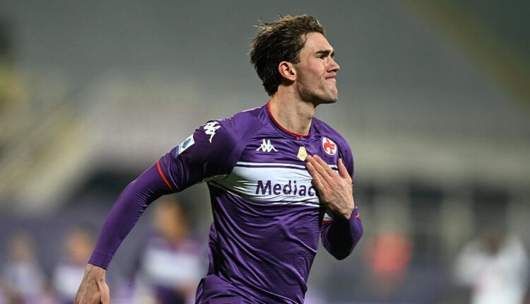 الصحف الإيطالية تشن هجوما حادا على لاعب يوفنتوس الصربي دوسان فلاهوفيتش