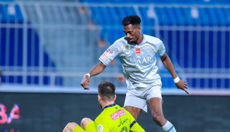 اللعنات تتوالى على محمد كنو.. الكشف عن عقوبته لتوقيعه مع الهلال والنصر معا
