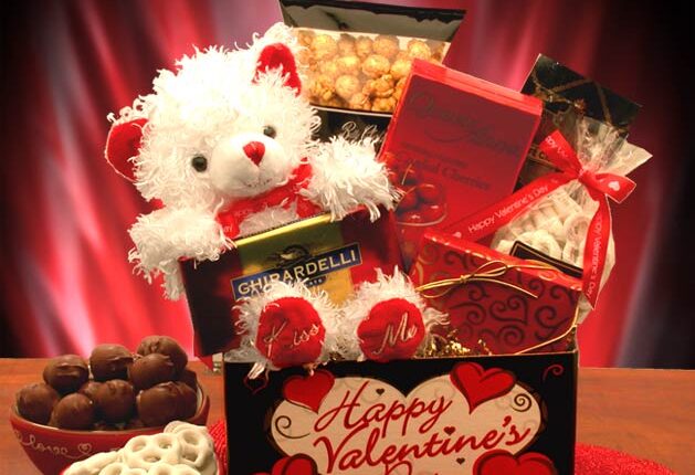 أجمل الهدايا والرسائل وباقات الورود بمناسبة عيد الحب 2022