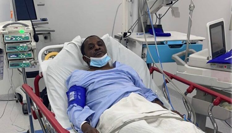 تطورات حالة النجم عبدالله القرني بعد تعرضه لأزمة صحية مفاجأة وإجراء عملية طارئة