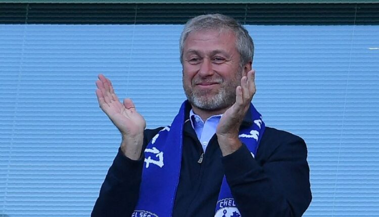 بريطانيا تضع مالك تشيلسي في ورطة