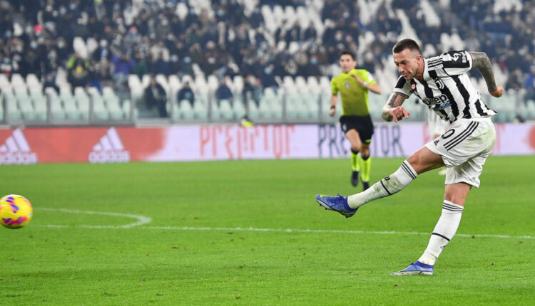 توتنهام يعلن التعاقد رسميًا مع بيرسيتش.. كم سيدفع له في الأسبوع؟