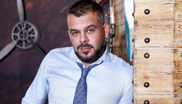 سبب رفض منذر رياحنة المساواة بين الرجل والمرأة