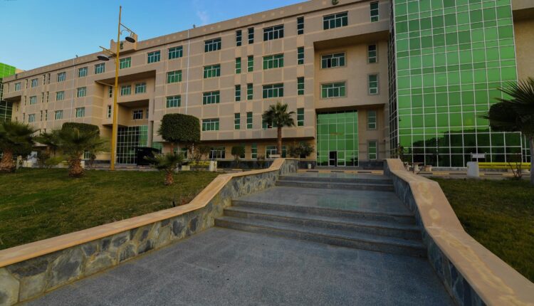 للرجال والنساء.. خطوات وشروط التقديم لوظائف جامعة الملك خالد ومستشفى الملك فيصل