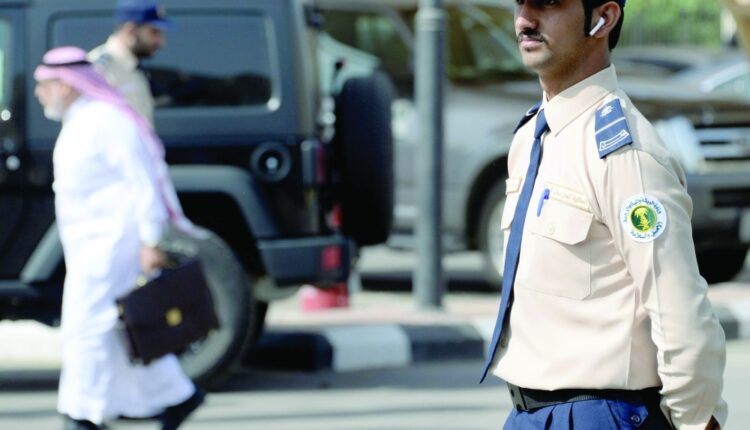 برواتب 6 آلاف ريال.. وظائف حراسات أمنية لحاملي الثانوية فأعلى