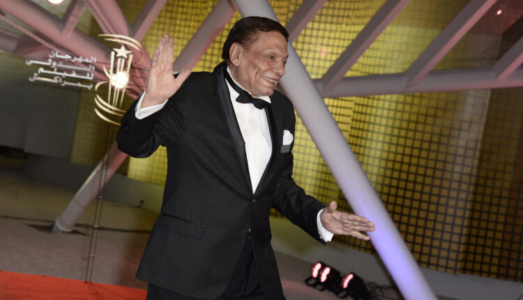 حقيقة تدهور صحة الفنان المصري الشهير عادل إمام