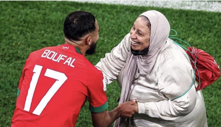 حقيقة وفاة والدة النجم المغربي اللاعب سفيان بوفال.. هنا الخبر اليقين