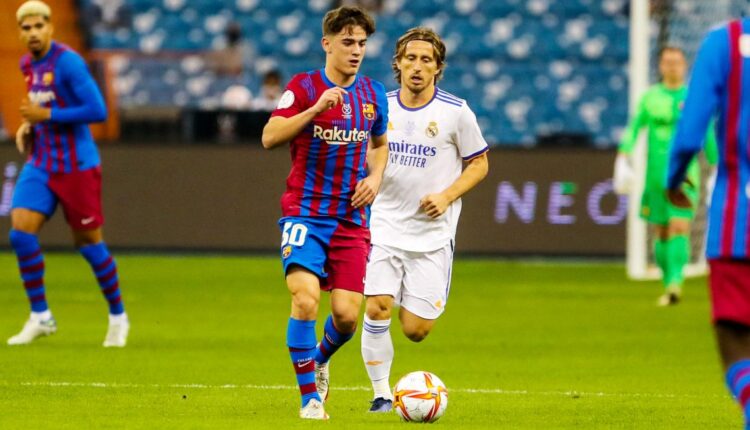 النتيجة المتوقعة لمباراة برشلونة وريال مدريد بنهائي كأس السوبر الإسباني.. إليكم التوقيت والقنوات الناقلة